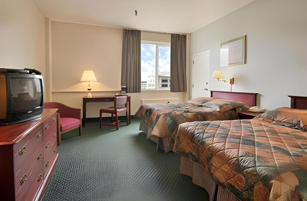 The Marlborough Hotel Уинипег Екстериор снимка